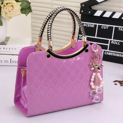 Women's Lingge Quilted Crossbody Bag
