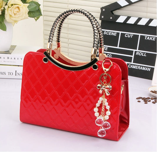 Women's Lingge Quilted Crossbody Bag