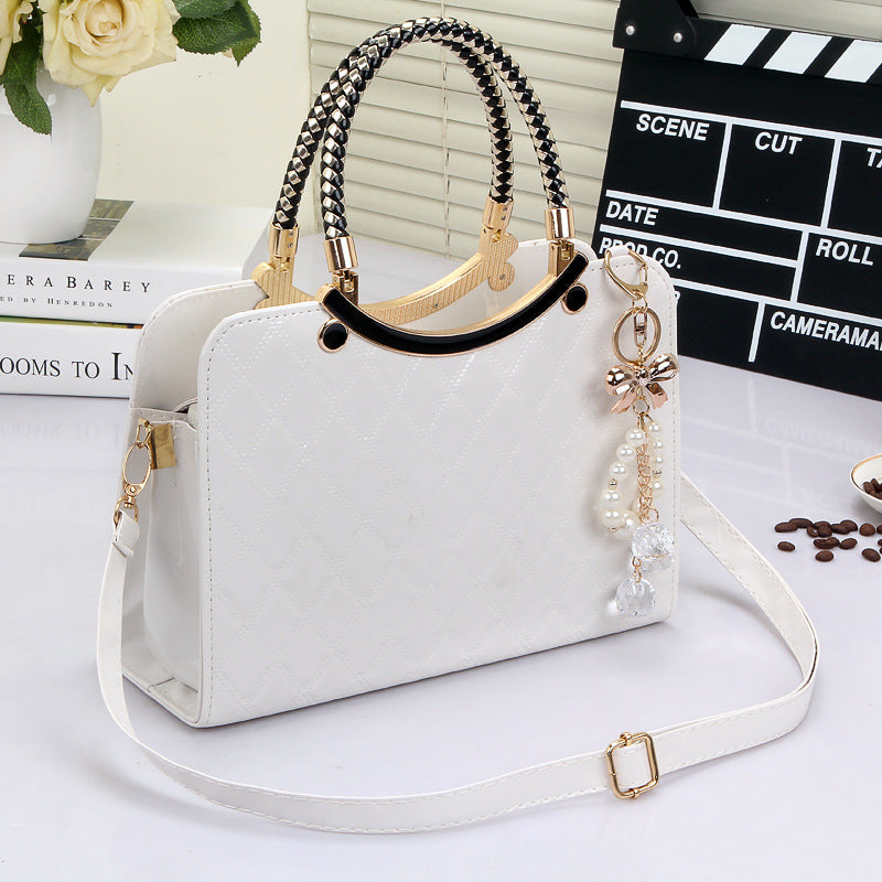 Women's Lingge Quilted Crossbody Bag